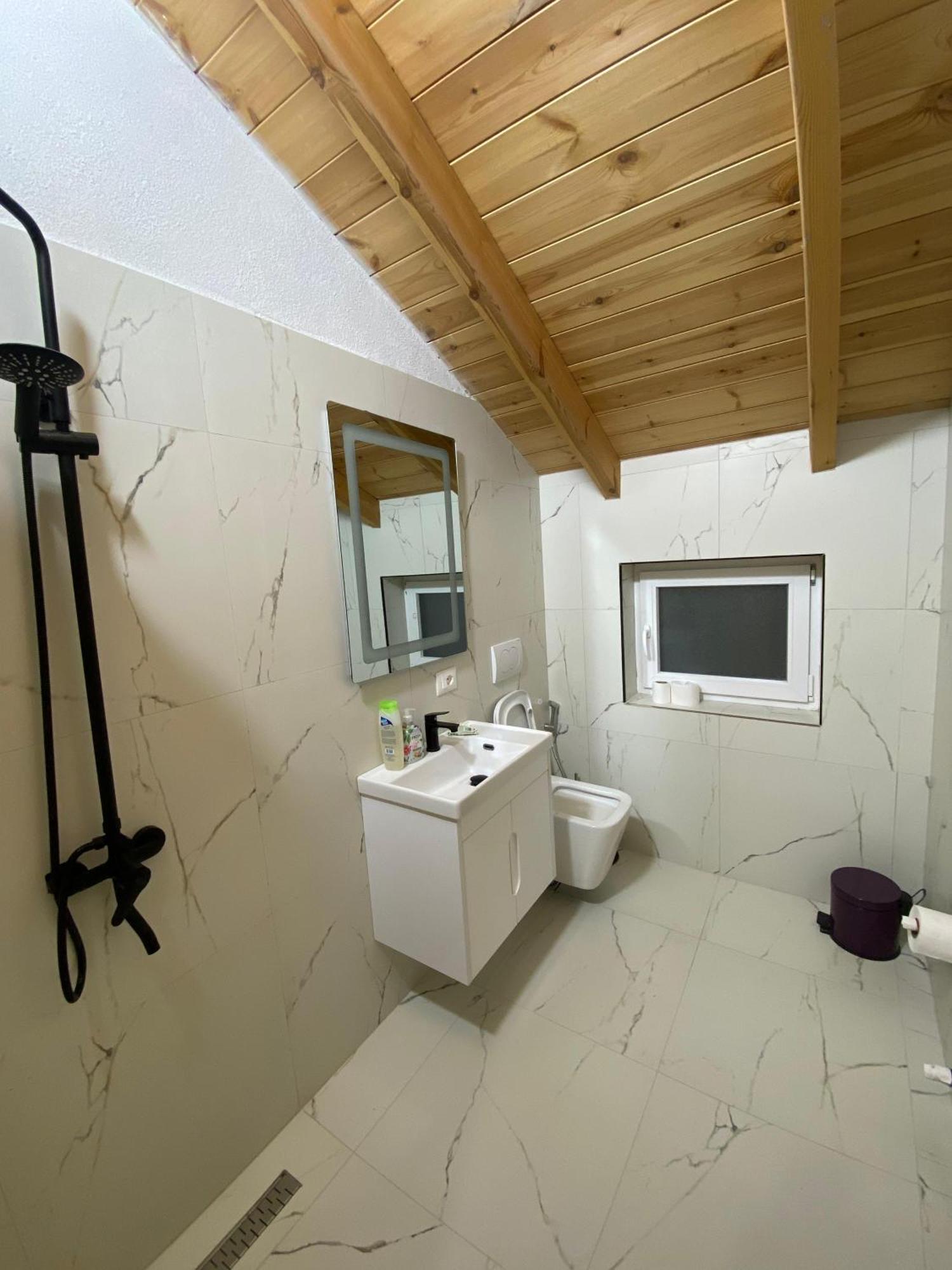 Guest House Korabi Ceren Exterior foto
